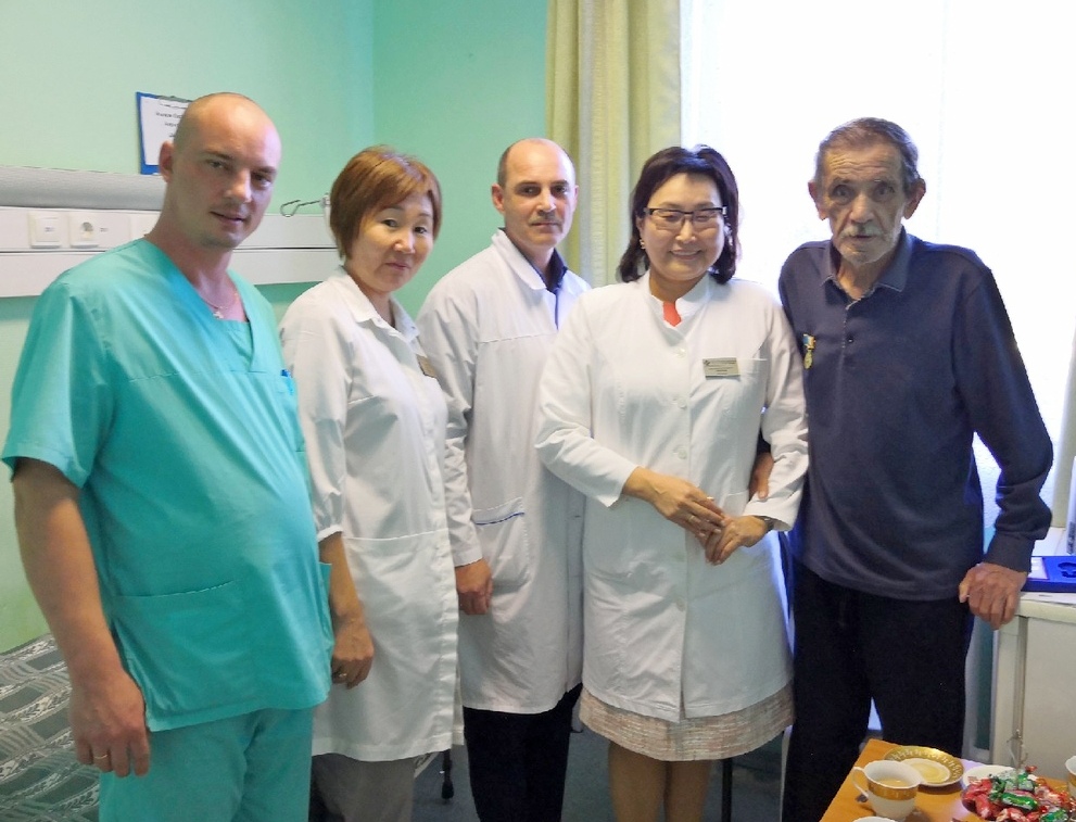 С юбилеем больницы поздравили ветерана РКБ, основоположника кардиологической службы РБ – Иванова В.А. 