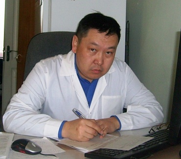Василий Хунданов - наш коллега, врач нейрохирургического отделения - победитель конкурса «Лучшие люди Бурятии»