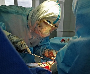 Рассказ хирурга о том, как он оперирует больных COVID-19